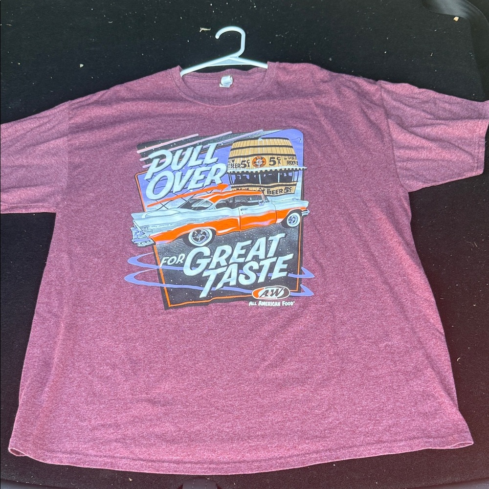 Gildan Burgundy Graphic Tee